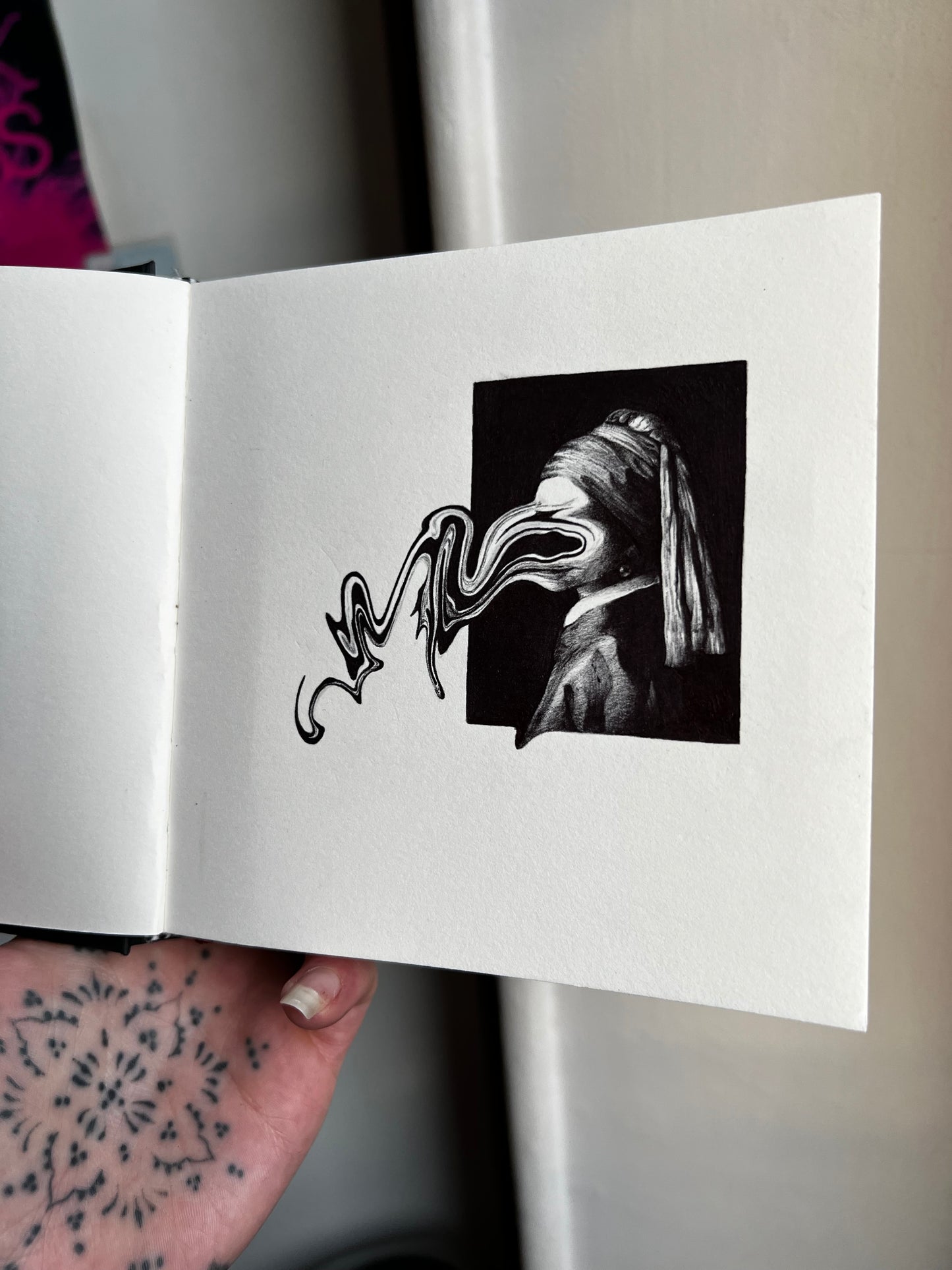 Dessin stylo bic La fille à la perle